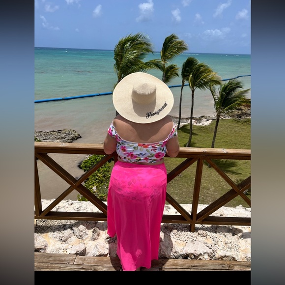 Hot pink sarong! Worn on my bachelorette and honeymoon! Originally from Amazon. - Picture 2 of 2